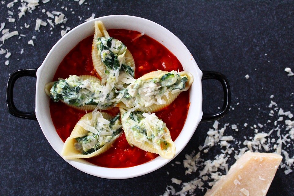 pasta shells met spinazie en ricotta foto